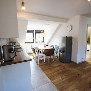 über Den Dächern Apartment